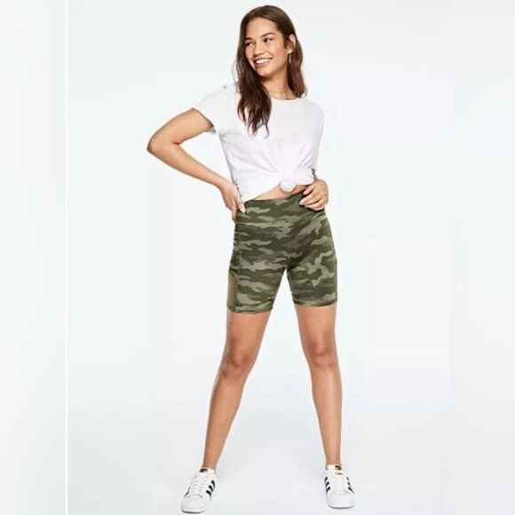 PINK by Victoria’s Secret Ultimate High‑Waist Camo Bike Shorts • L • EUC - Picture 1 of 3